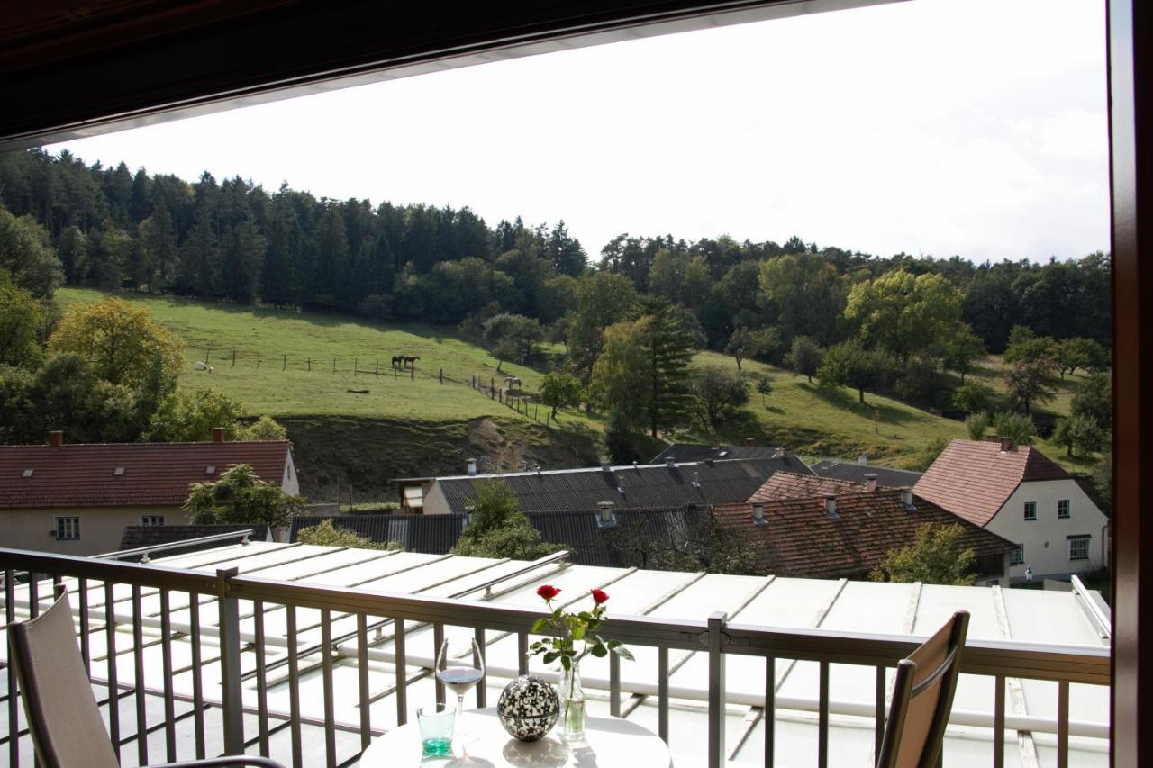 Hotel Kupfer-Dachl Katzelsdorf Exterior foto